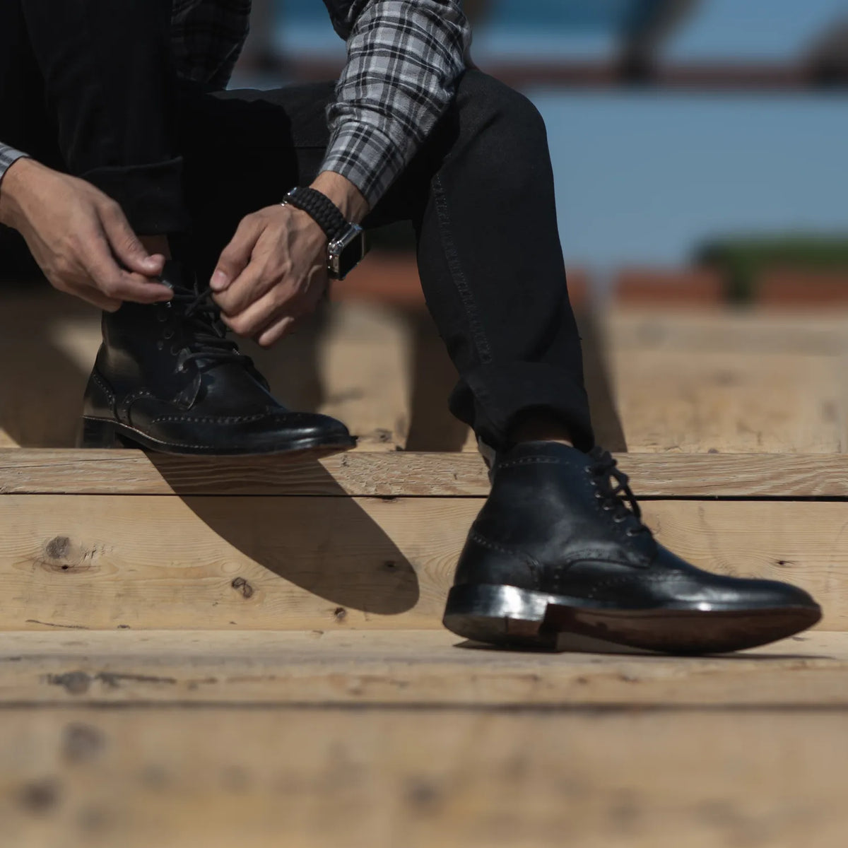 Προοπτική εφαρμογής σε μοντέλο:  Duster Brogues Derby Μαύρο Δερμάτινα μποτάκια Ανδρικό For Men σε μοντέλο με φυσικό φωτισμό ημέρας