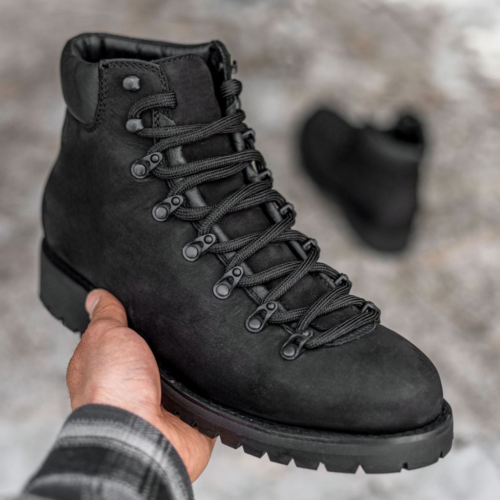 Top-Down Perspective Showing Lacing System & Tongue Craftsmanship