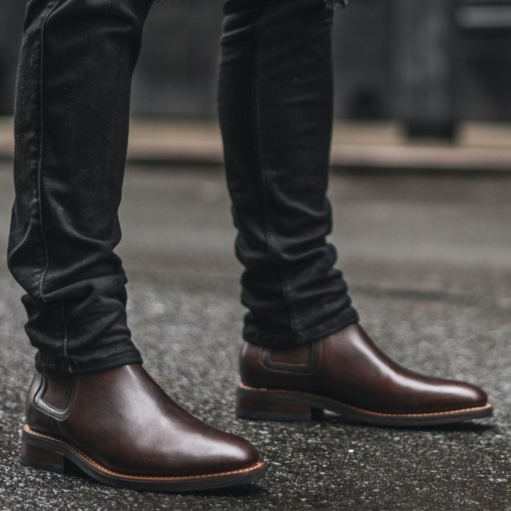 Authentic Full-Grain Leather Grain Depth & Pull-Up Patina Texture Detail