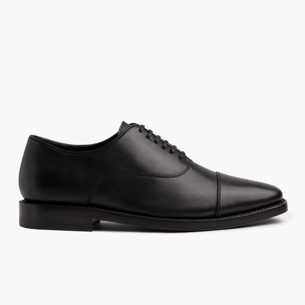 Black Full-Grain leather Sneakers - Κατασκευή ραφής Goodyear & λεπτομέρεια μύτης παπουτσιού
