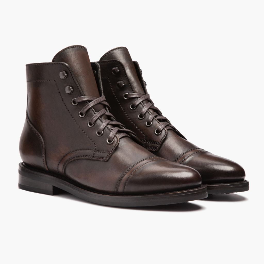 Black Full-Grain leather Boots - Κατασκευή ραφής Goodyear & λεπτομέρεια μύτης παπουτσιού