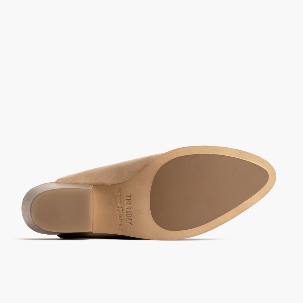 High-Traction Rubber Outsole & Lug Tread Pattern on Breeze Milk Coffee Δερμάτινα μποτάκια Γυναικείο