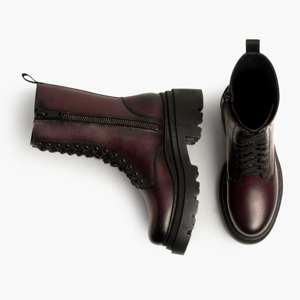 High-Traction Rubber Outsole & Lug Tread Pattern on Fatale Μαύρο Cherry Δερμάτινα μποτάκια Γυναικείο