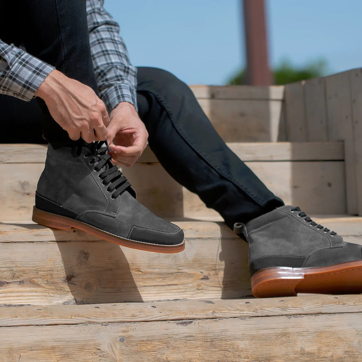 High-Traction Rubber Outsole & Lug Tread Pattern on Carnell Δερμάτινα μποτάκια Ανδρικό