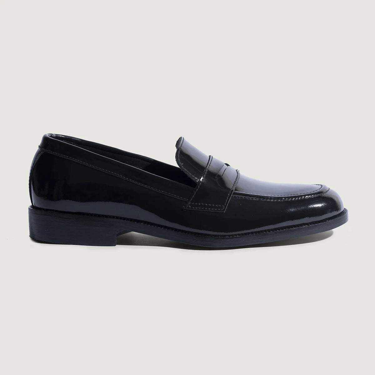 Patent Black Full-Grain leather Loafers - Κατασκευή ραφής Goodyear & λεπτομέρεια μύτης παπουτσιού