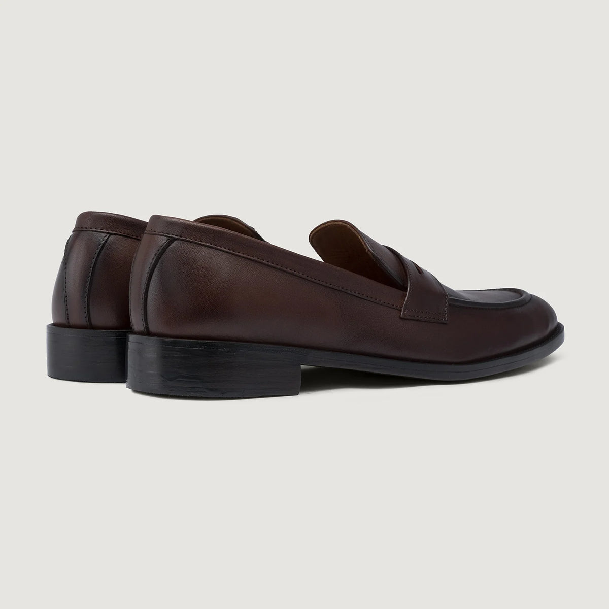 High-Traction Rubber Outsole & Lug Tread Pattern on Baxton Burnished Καφέ Δερμάτινα μοκασίνια Ανδρικό For Men