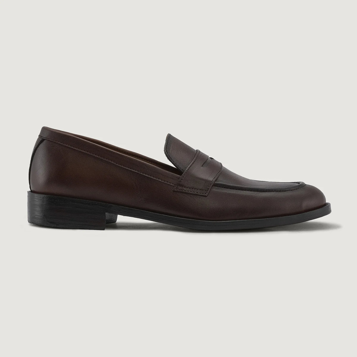 Burnished Brown Full-Grain leather Loafers - Κατασκευή ραφής Goodyear & λεπτομέρεια μύτης παπουτσιού