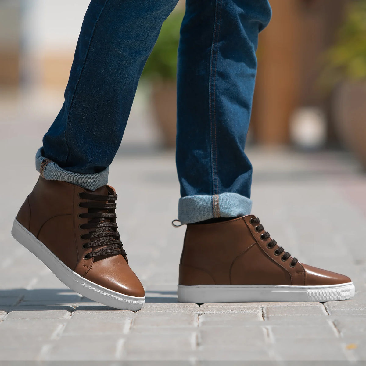 Cushioned Leather Insole & Ergonomic Arch Support Construction Detail