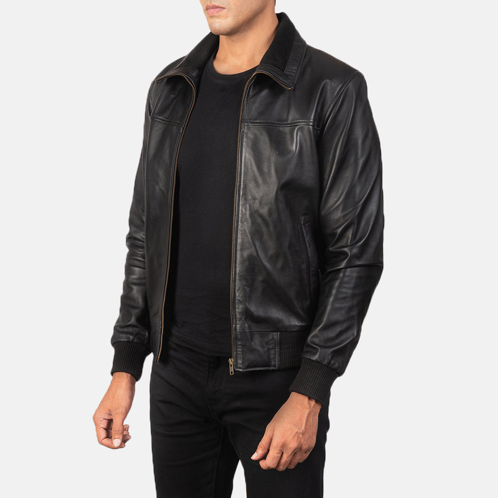 
Black Sheepskin Leather Bomber Jacket - Πίσω όψη με εφαρμογή στους ώμους & καθαρό στρίφωμα