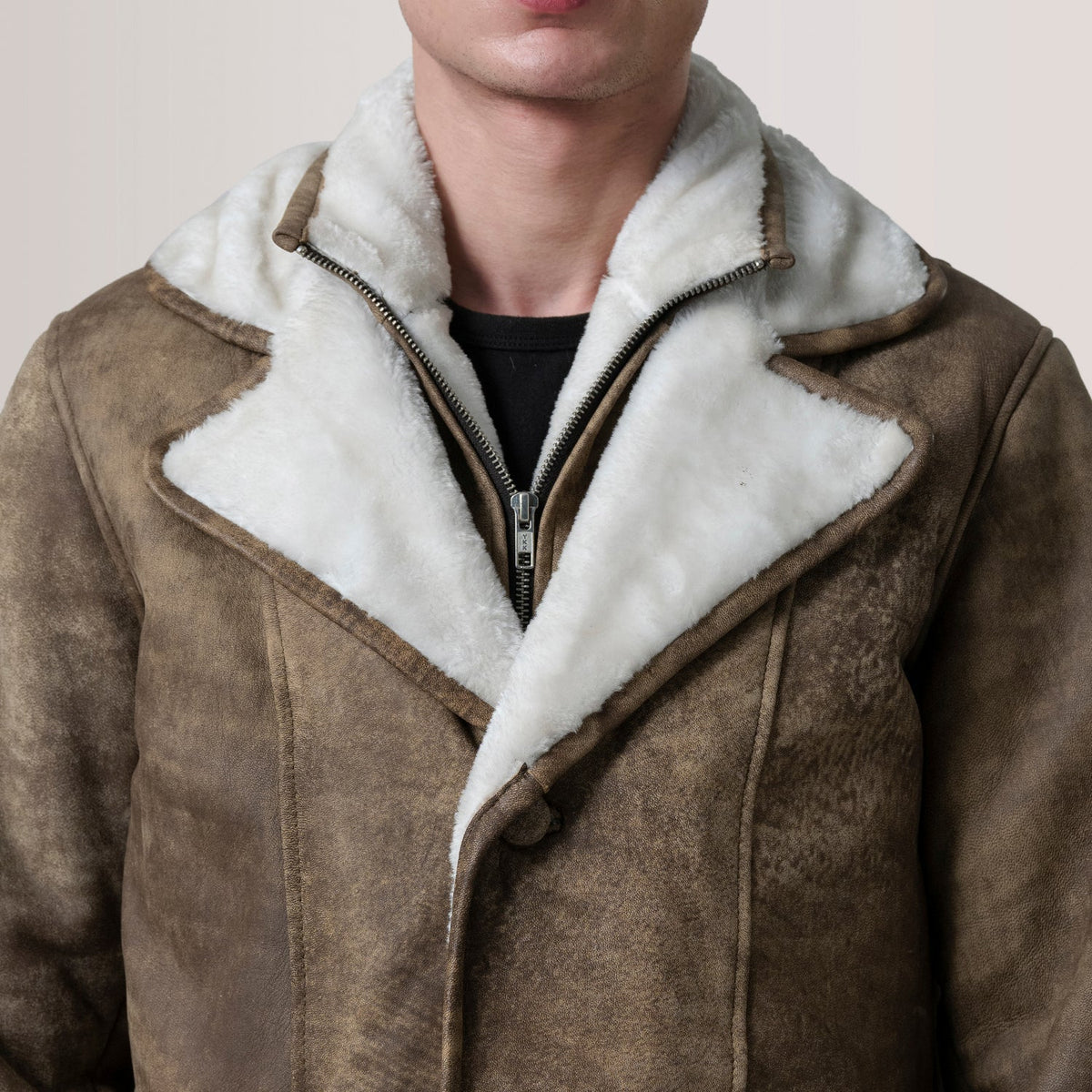 
Εσωτερική επένδυση Showing Fully Faux Fur Lined & Δύο λειτουργικές εσωτερικές τσέπες