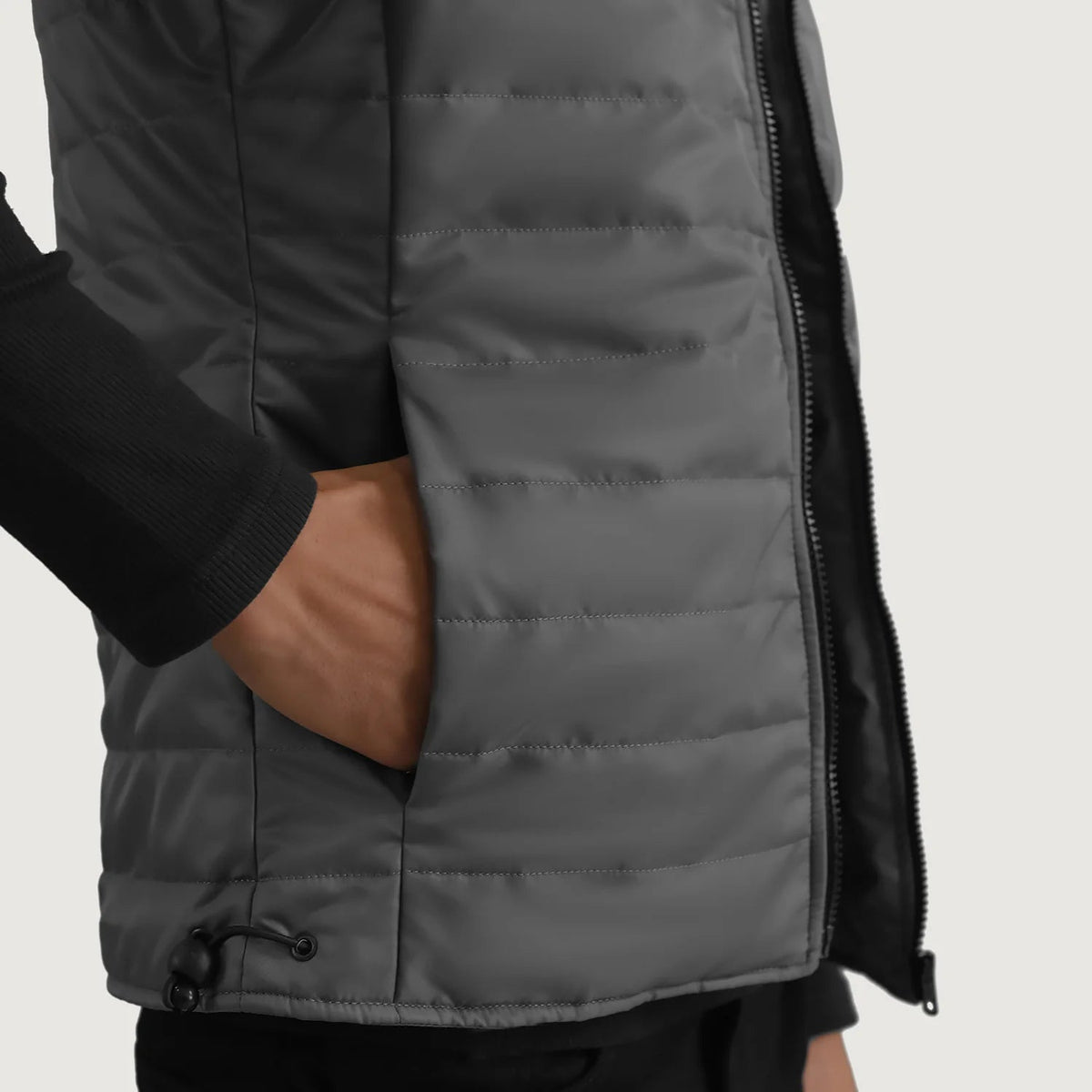 
Εσωτερική επένδυση Showing Quilted Viscose Lining & Δύο λειτουργικές εσωτερικές τσέπες