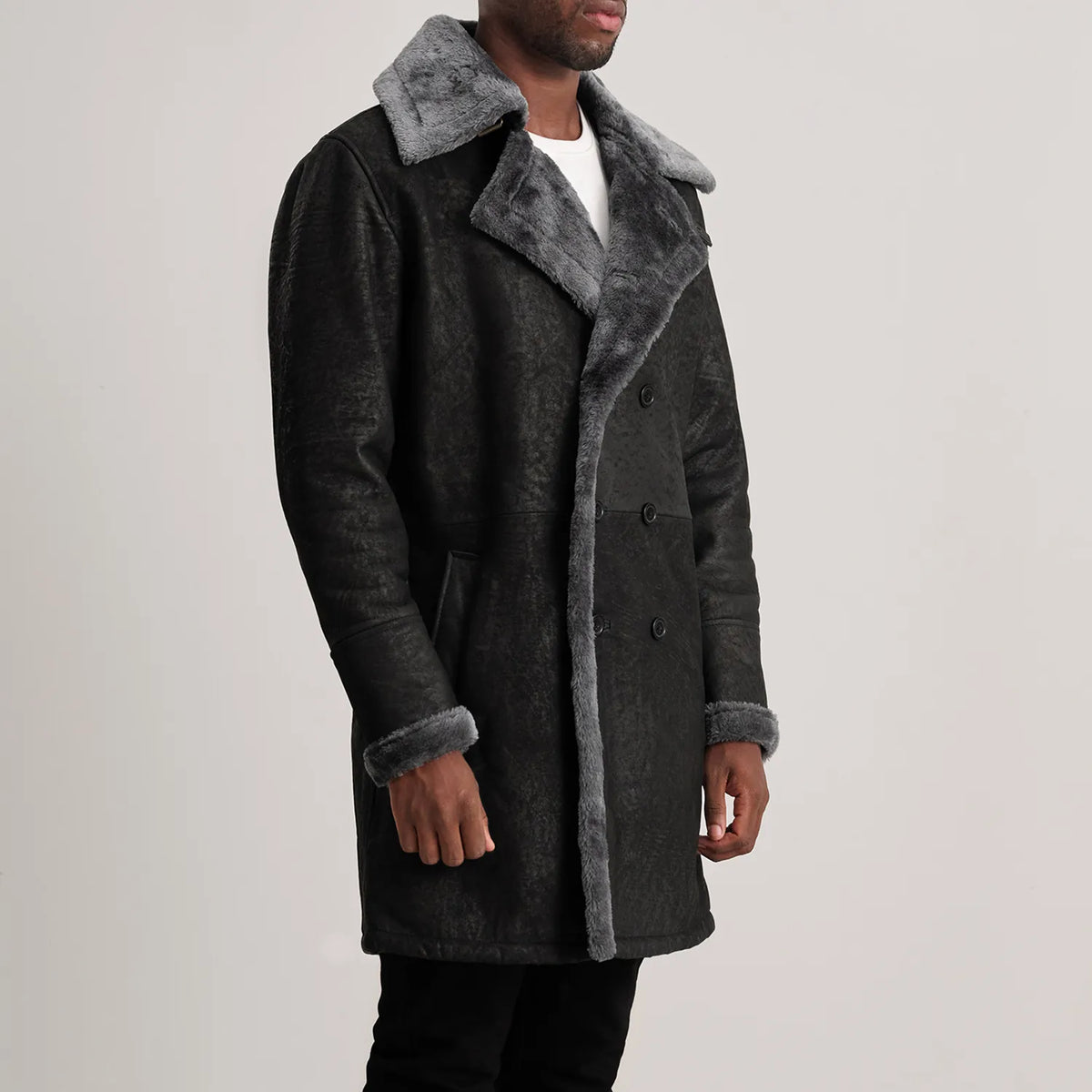 
Brown Goatskin Suede Aviator Jacket - Πίσω όψη με εφαρμογή στους ώμους & καθαρό στρίφωμα