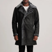 
Κοντινό πλάνο λεπτομέρειας of Notch & Button Hardware on Charles Brown Suede Leather Shearling Double-Breasted Coat