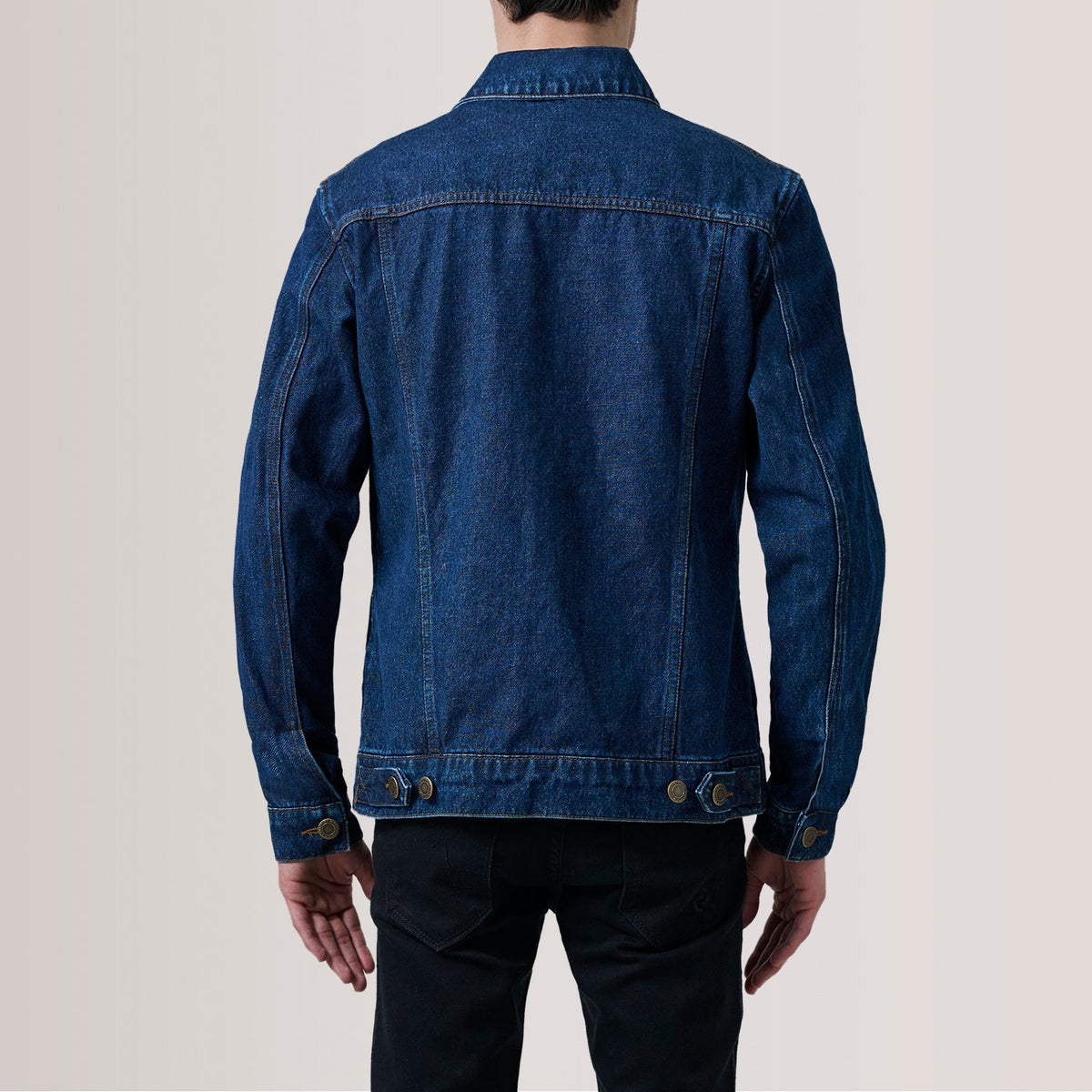 
Κοντινό πλάνο λεπτομέρειας of Classic Collar & Heavy-Duty Zipper Hardware on Conard Dark Μπλε Denim Trucker Δερμάτινο Μπουφάν Ανδρικό For Men