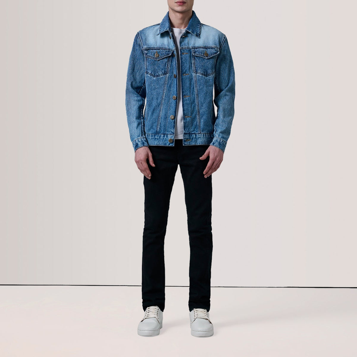 
Ice Blue Full-Grain leather Jacket - Πίσω όψη με εφαρμογή στους ώμους & καθαρό στρίφωμα