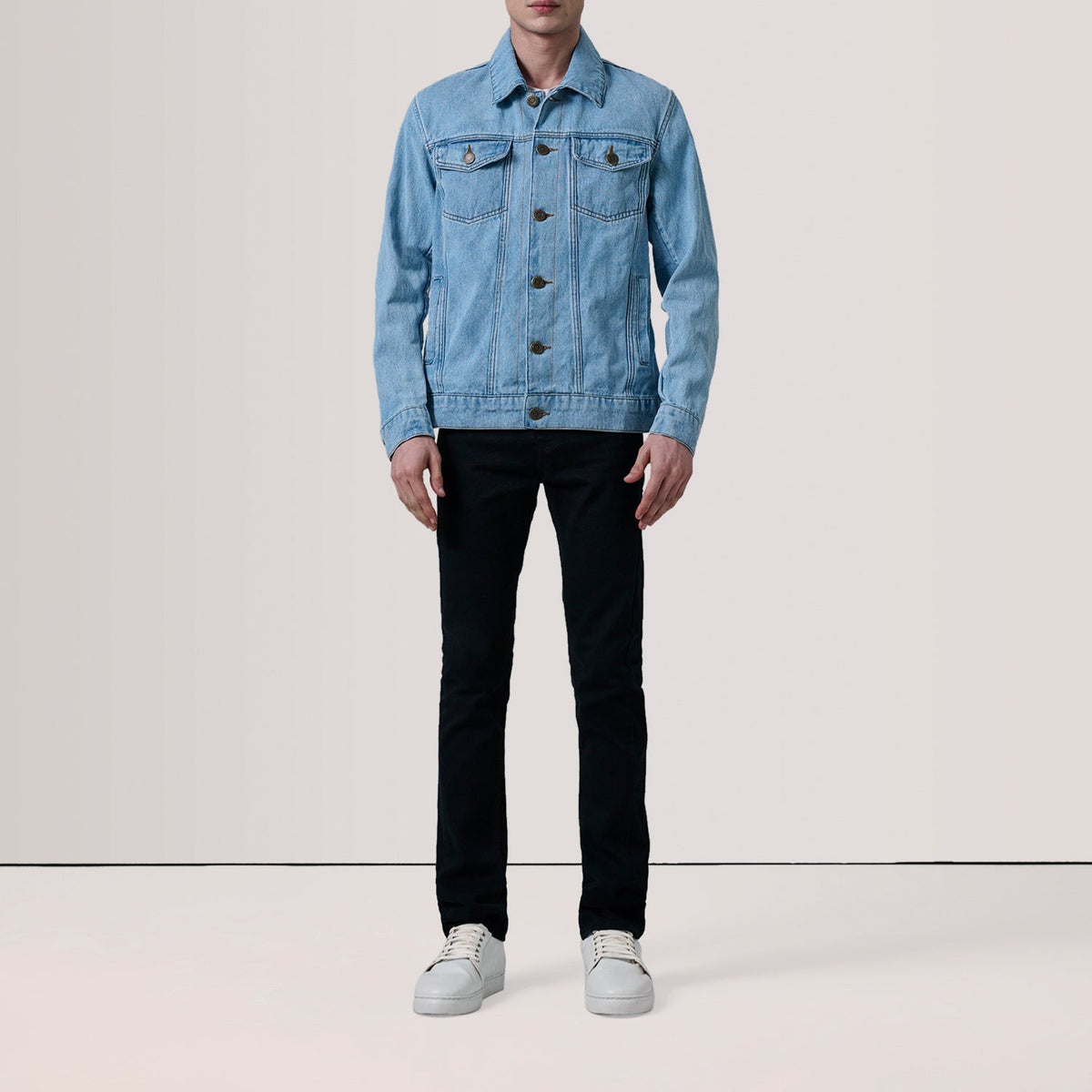 
Light Blue Full-Grain leather Jacket - Πίσω όψη με εφαρμογή στους ώμους & καθαρό στρίφωμα