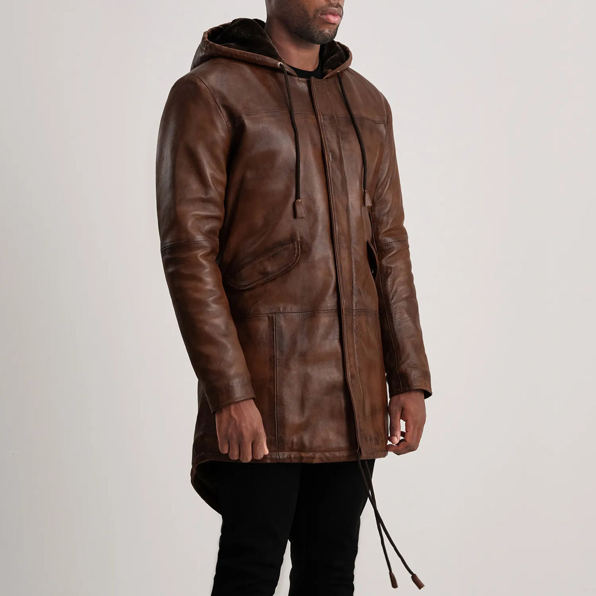 
Προοπτική εφαρμογής σε μοντέλο:  Delvin Tan Leather Parka σε μοντέλο με φυσικό φωτισμό ημέρας