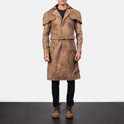 
Κοντινό πλάνο λεπτομέρειας of Classic Collar & Buttons + Belt Hardware on Deux Καφέ Leather Duster Ανδρικό