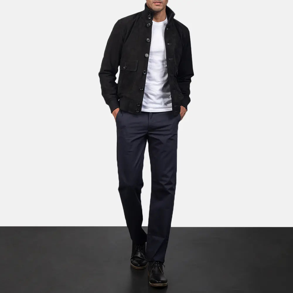 
Κοντινό πλάνο λεπτομέρειας of Knit Rib & Button Hardware on Eaton Brown Suede Bomber Jacket