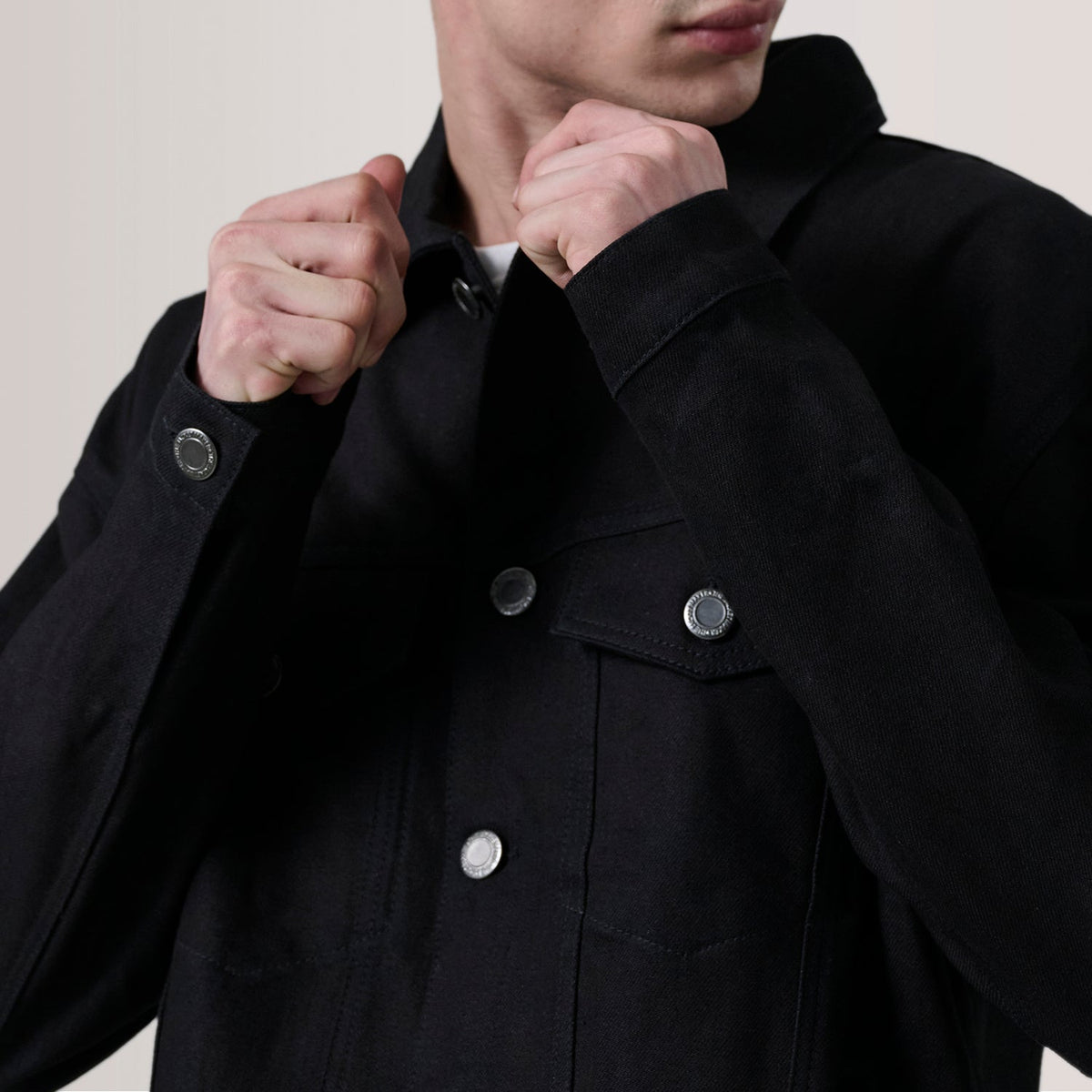 
Εσωτερική επένδυση Showing Quilted Viscose Lining & Δύο λειτουργικές εσωτερικές τσέπες