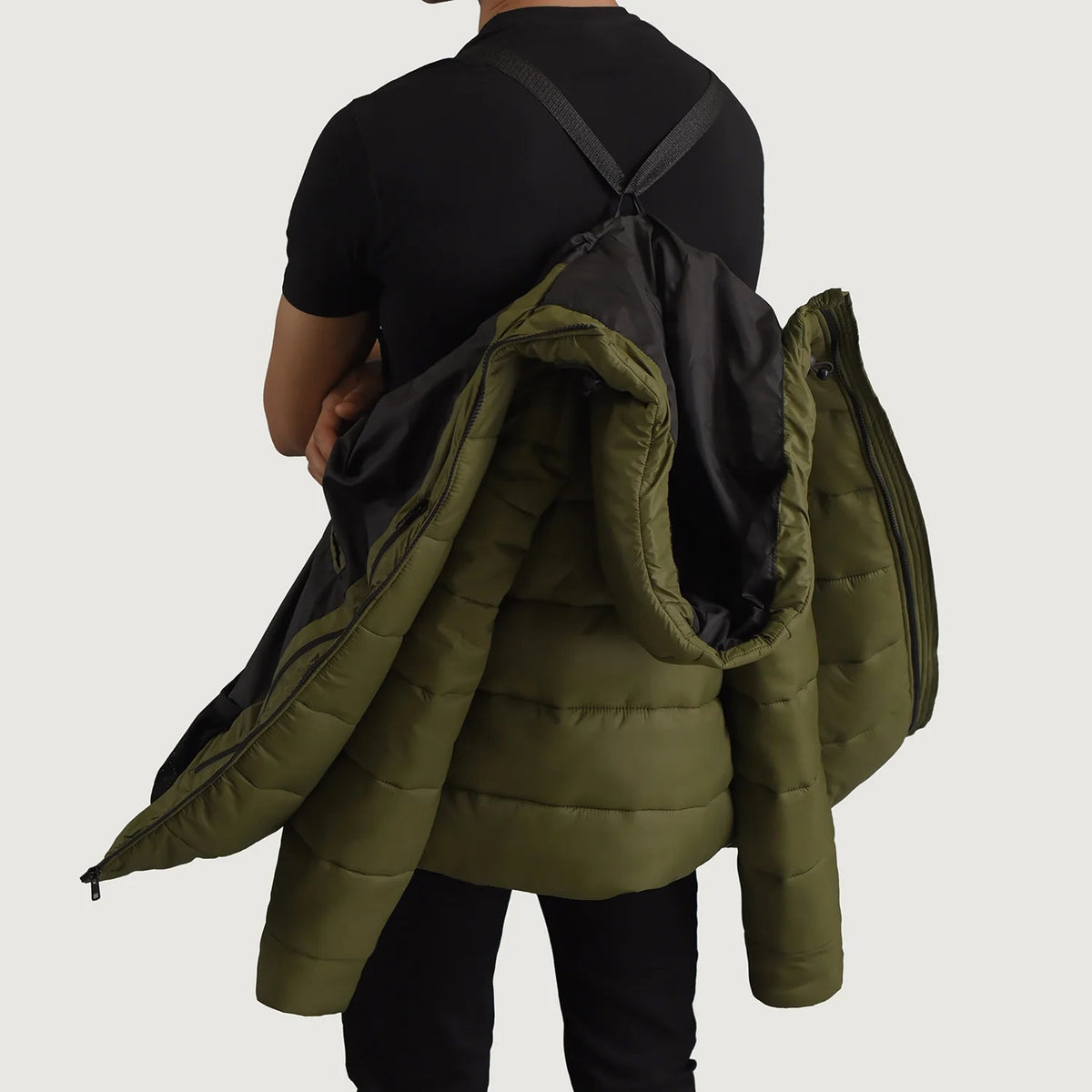 
Κοντινό πλάνο λεπτομέρειας of Classic Collar & Zipper With Wind Flap Hardware on Erico Χακί Hooded Puffer Δερμάτινο Μπουφάν Ανδρικό
