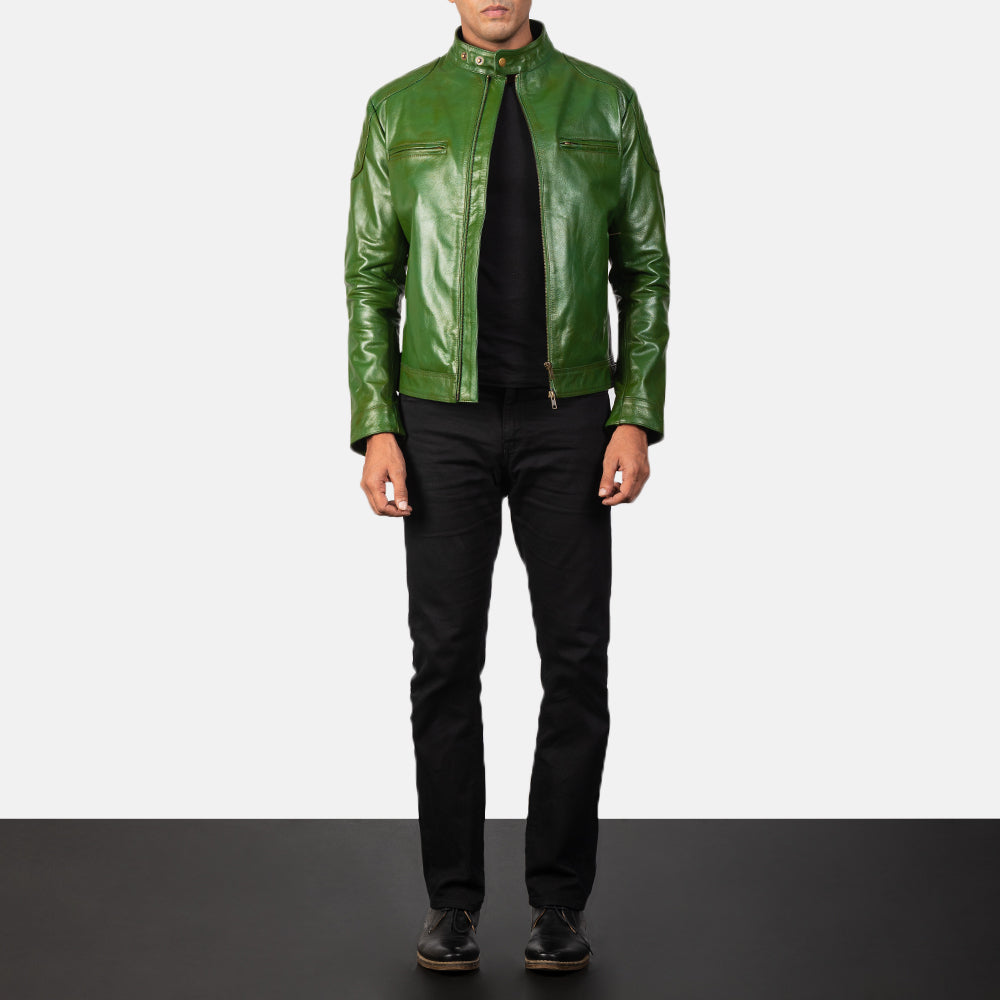 
Κοντινό πλάνο λεπτομέρειας of Band with snap buttons & Zipper Hardware on Gatsby Quilted Green Leather Biker Jacket