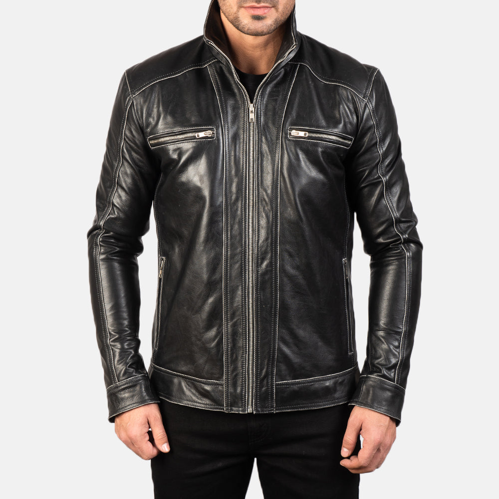 
Κοντινό πλάνο λεπτομέρειας of High neck Band & Zipper Hardware on Hudson Black Leather Biker Jacket