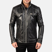 
Κοντινό πλάνο λεπτομέρειας of High neck Band & Zipper Hardware on Hudson Black Leather Biker Jacket
