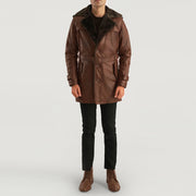 
Κοντινό πλάνο λεπτομέρειας of Notch & Button Hardware on Hunter Distressed Καφέ Fur Δερμάτινο Παλτό Ανδρικό