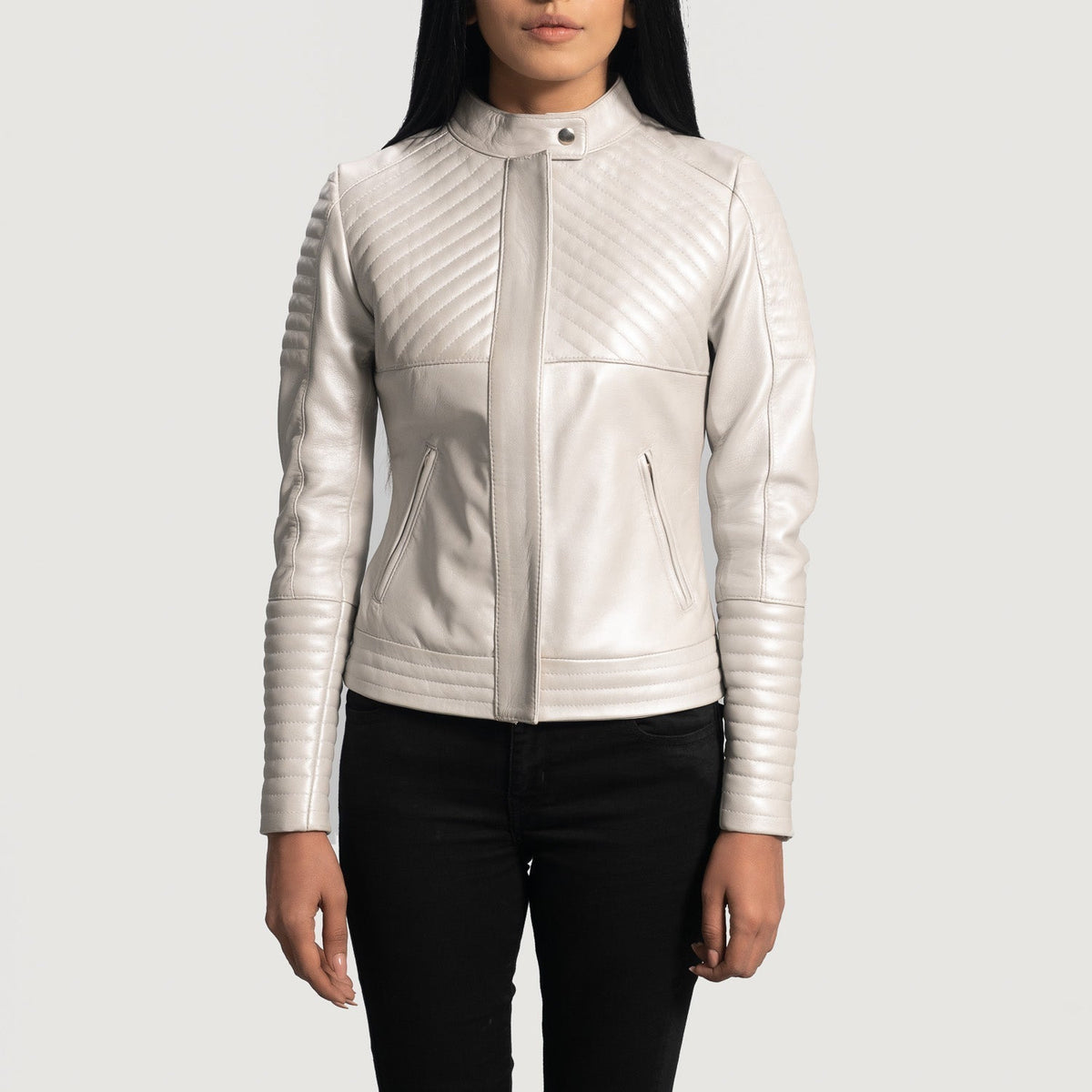Ice Maiden Silver Quilted Leather Biker Jacket in Silver Sheepskin Leather - Μπροστινή όψη & εφαρμοστή σιλουέτα | Αγορά online