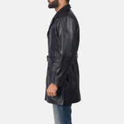 
Κοντινό πλάνο λεπτομέρειας of Notch & Button + Waist Belt Hardware on Jordan Μαύρο Δερμάτινο Παλτό Ανδρικό