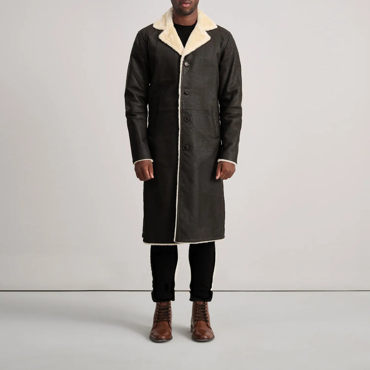 
Kolby Tumbled Brown Shearling Long Coat - Πλαϊνή όψη που αναδεικνύει το κόψιμο των μανικιών