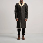 
Kolby Tumbled Brown Shearling Long Coat - Πλαϊνή όψη που αναδεικνύει το κόψιμο των μανικιών