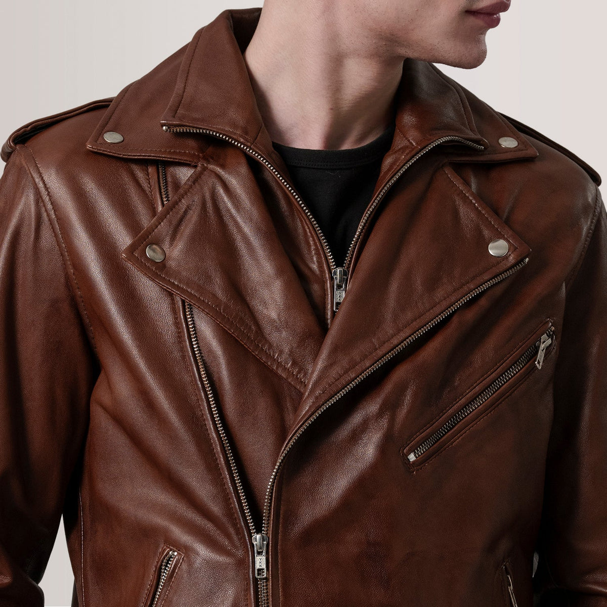 
Εσωτερική επένδυση Showing Quilted Polyester Lining & Δύο λειτουργικές εσωτερικές τσέπες