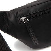 
Solid Antique Brass Hardware & Heavy-Duty Dual Zipper Detail on Brana Δερμάτινο τσαντάκι μέσης