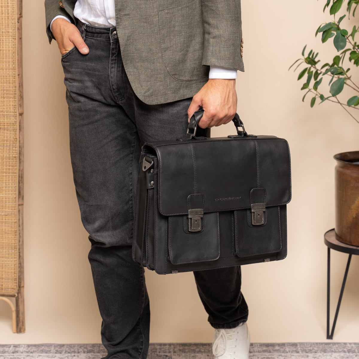 Solid Antique Brass Hardware &amp; Heavy-Duty Dual Zipper Detail on Springfield Full-Grain Leather Briefcase