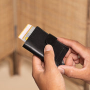 
Classic 100% Full-Grain Leather Card Holder - Πίσω όψη με ενισχυμένους δερμάτινους ιμάντες