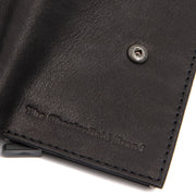 
Solid Antique Brass Hardware & Heavy-Duty Dual Zipper Detail on Torola Γνήσιο δέρμα full grain Θήκη καρτών