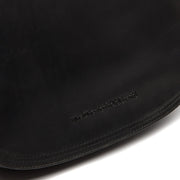 
Solid Antique Brass Hardware & Heavy-Duty Dual Zipper Detail on Everglades Δερμάτινη τσάντα χιαστί
