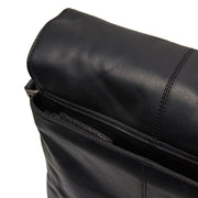 
Εσωτερική επένδυση Showing Dedicated Padded Laptop Sleeve & Multi-Compartment Organization