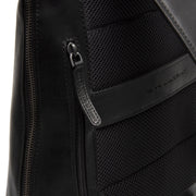 
Εσωτερική επένδυση Showing Dedicated Padded Laptop Sleeve & Multi-Compartment Organization