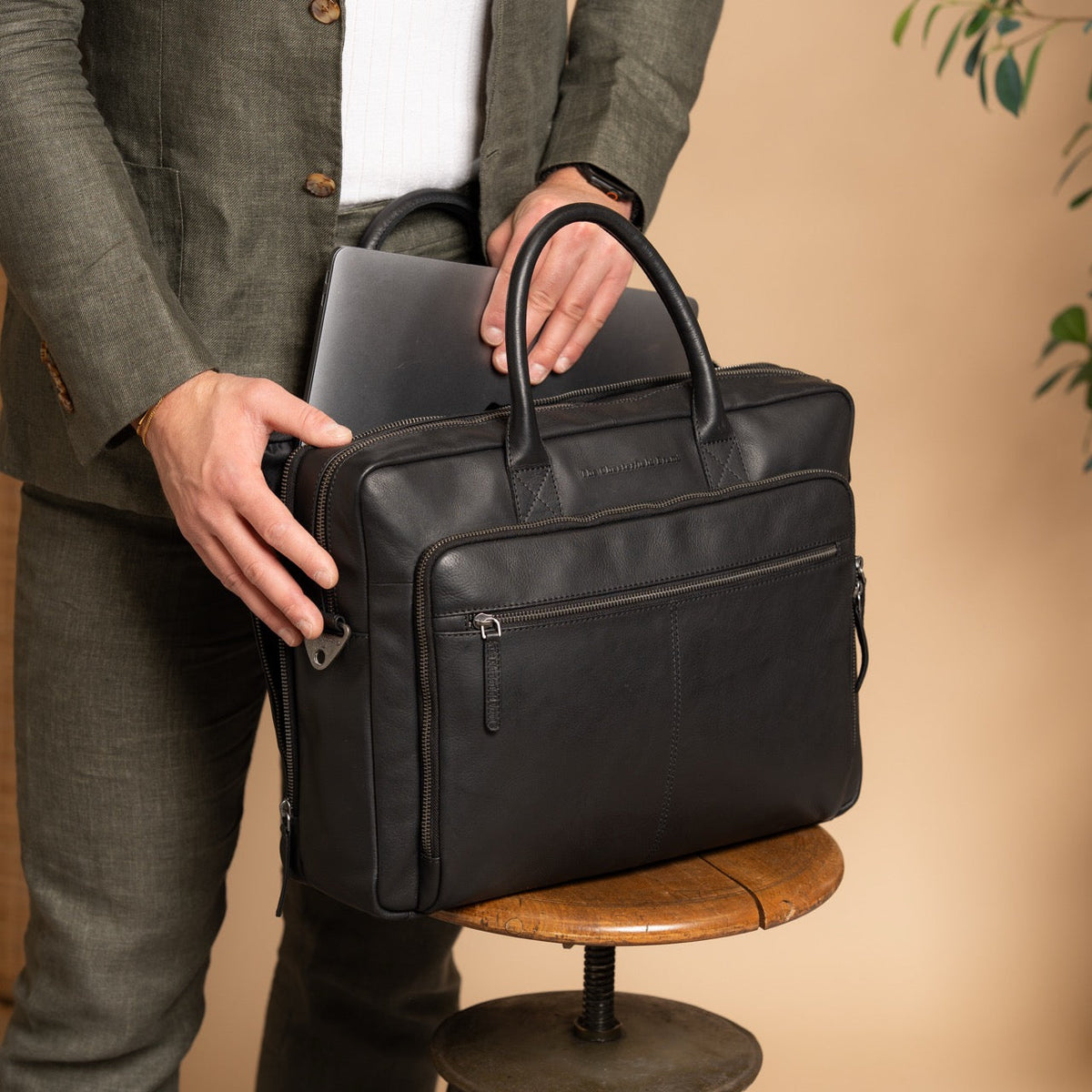 Tacama Full-Grain Leather Laptop Bag - Structured Side Profile Showing Gusset Depth &amp; Expansion Capacity