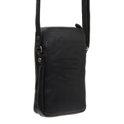 
Tailored Rib Cuffs & Hem Craftsmanship Construction Detail on Alesund Γνήσιο δέρμα full grain Phone Bag
