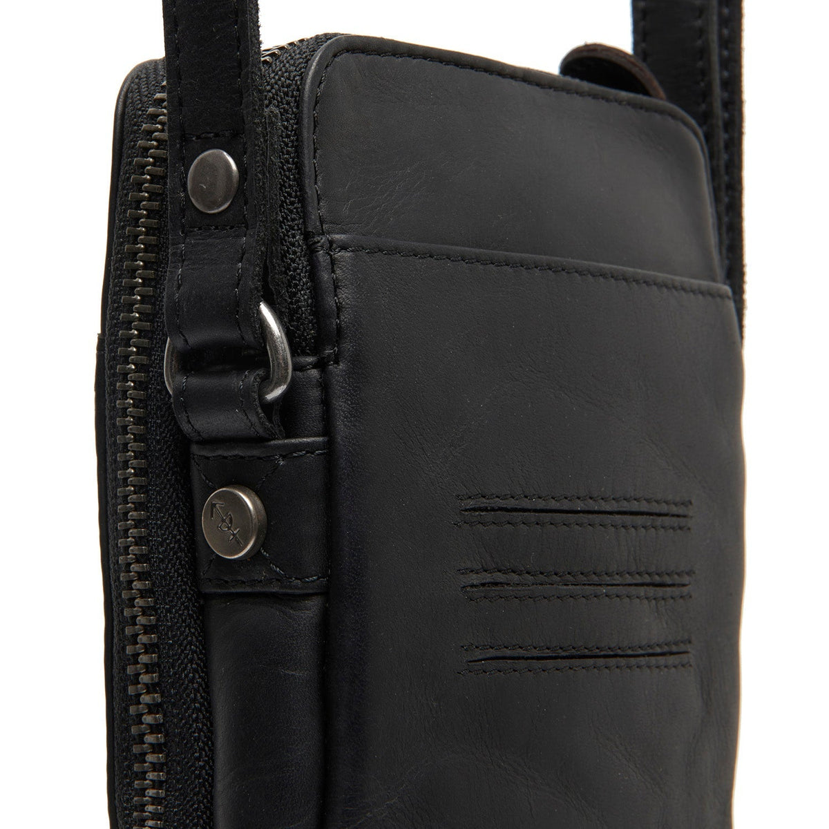 
Alesund Γνήσιο δέρμα full grain Phone Bag - Πλαϊνή όψη που αναδεικνύει το κόψιμο των μανικιών