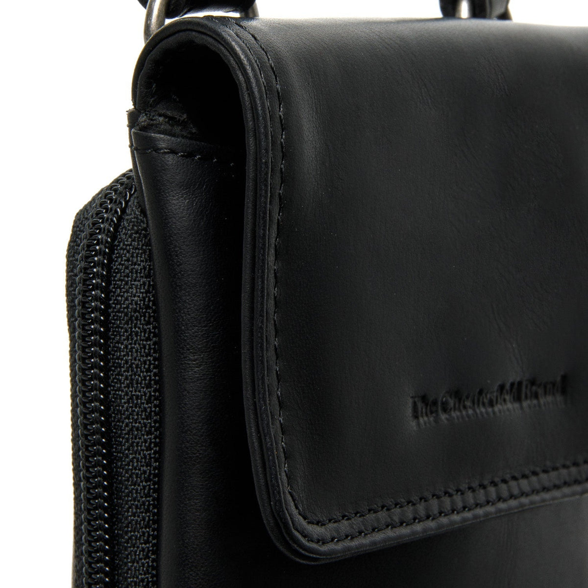 
Authentic 100% Full-Grain Leather Grain Texture & Heavy-Duty Seam Stitching Detail