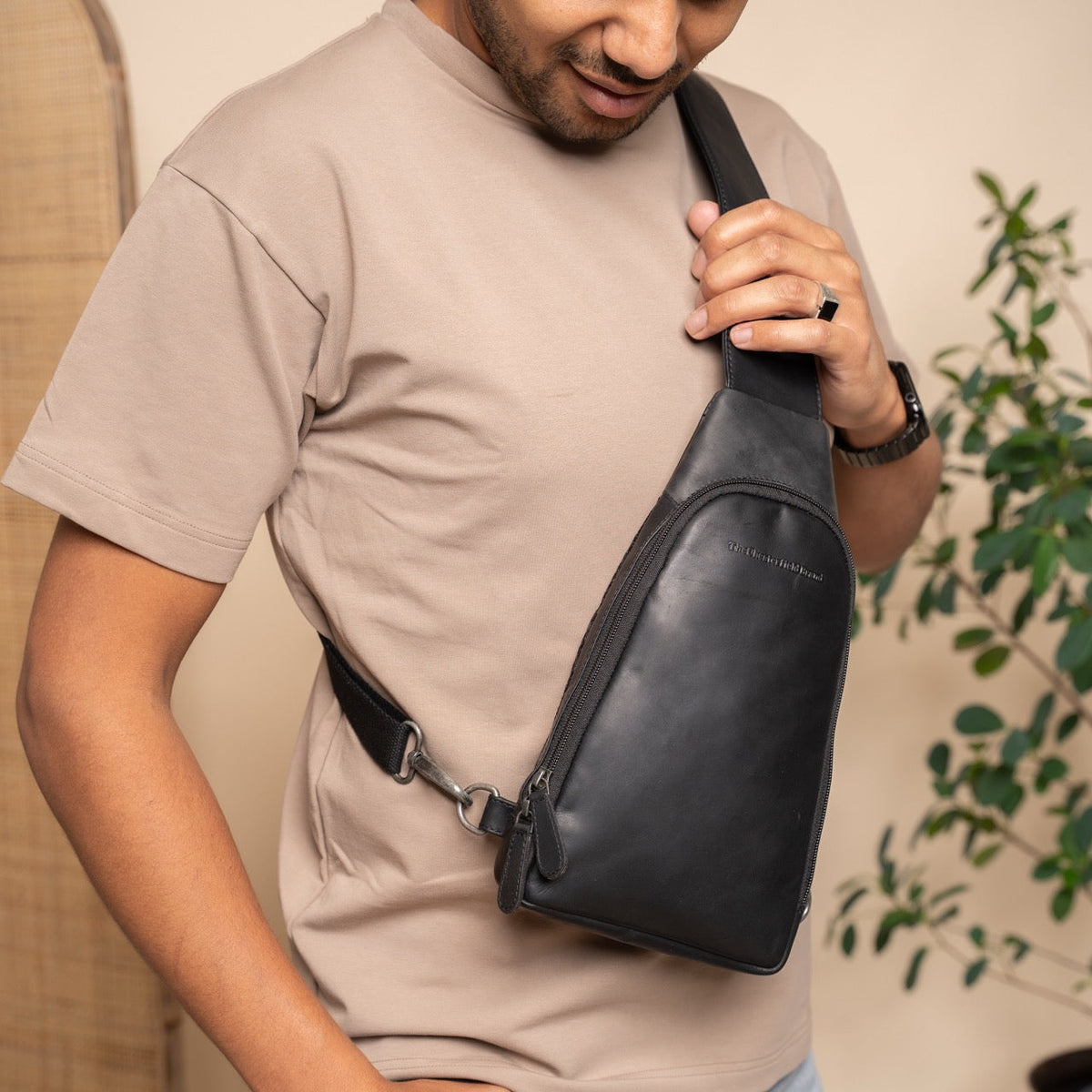
Classic 100% Full-Grain leather Bag - Πίσω όψη με ενισχυμένους δερμάτινους ιμάντες