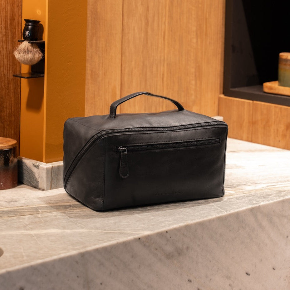 
Classic 100% Full-Grain leather Goods - Πίσω όψη με εφαρμογή στους ώμους & καθαρό στρίφωμα