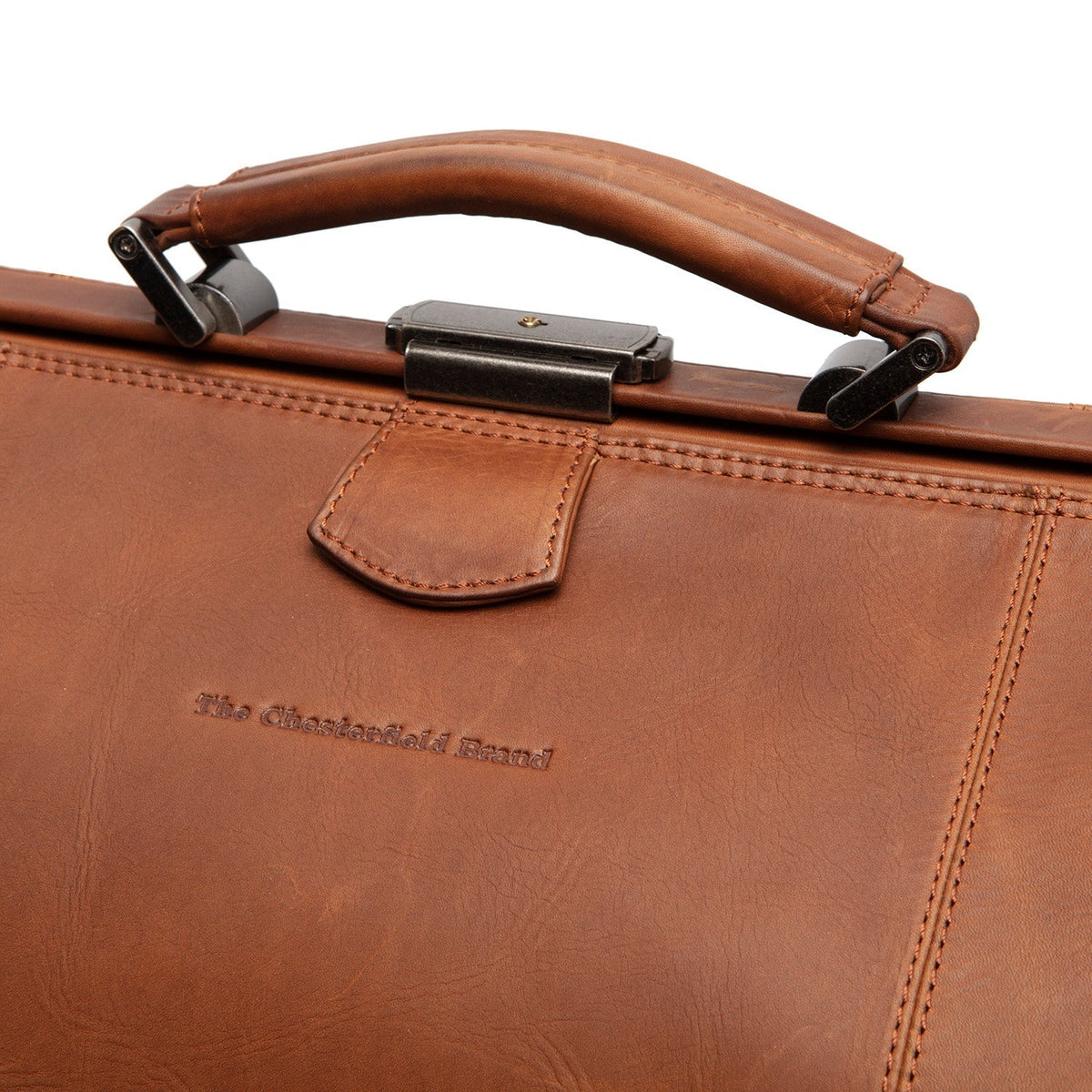 Corfu Full-Grain Leather Weekender Bag - Structured Side Profile Showing Gusset Depth &amp; Expansion Capacity
