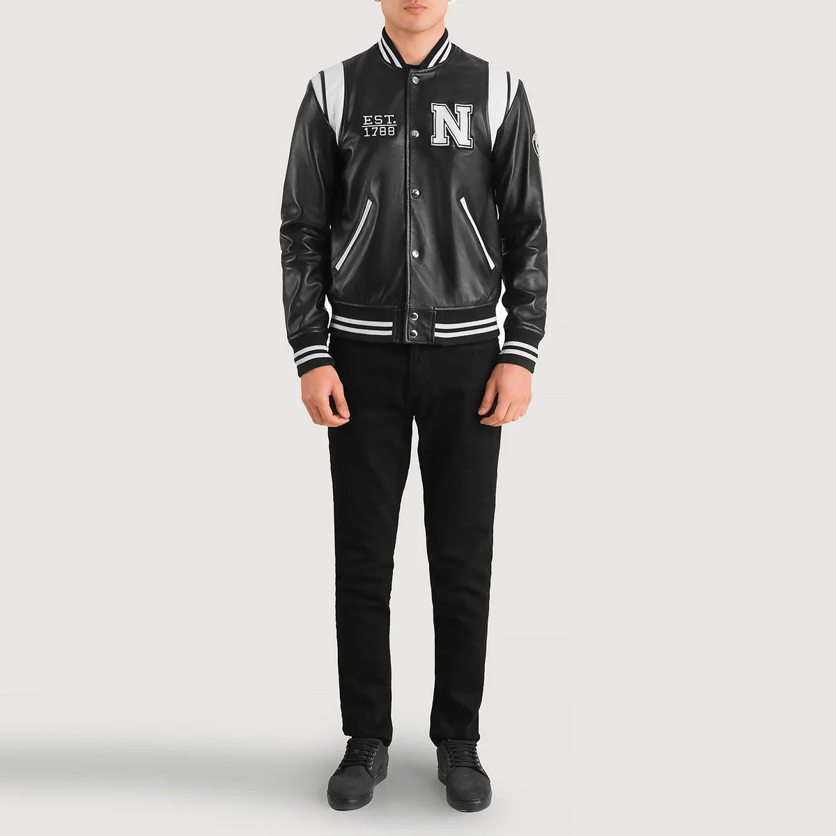 
Liberte New York Μαύρο Leather Varsity Δερμάτινο Μπουφάν Ανδρικό - Πλαϊνή όψη που αναδεικνύει το κόψιμο των μανικιών
