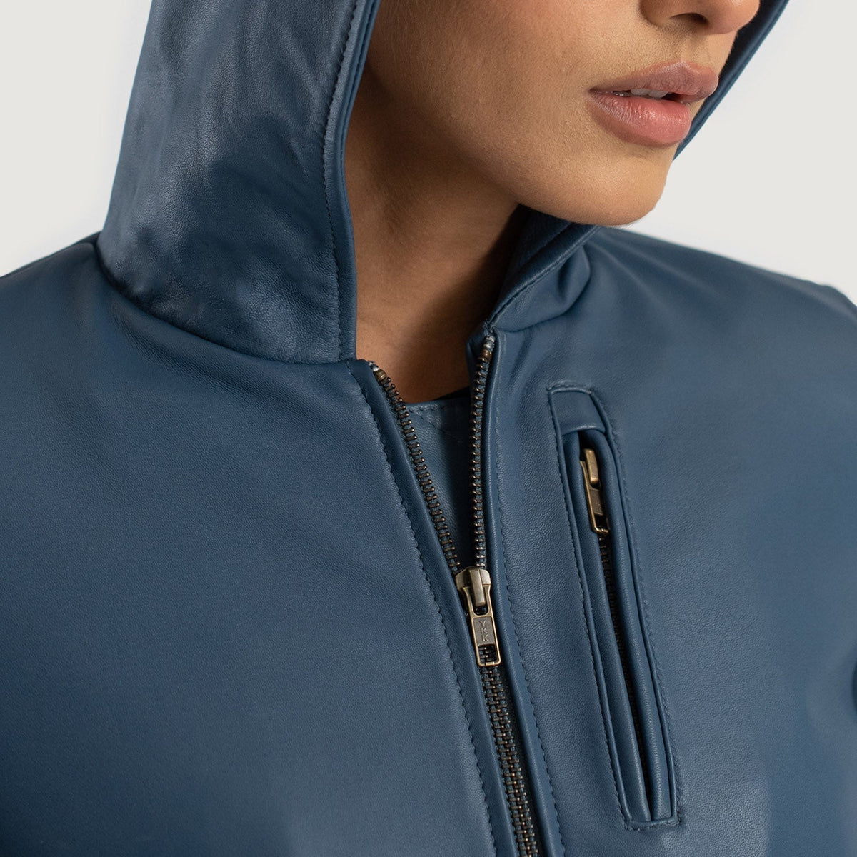 
Εσωτερική επένδυση Showing Fully Fleece Lined & Δύο λειτουργικές εσωτερικές τσέπες
